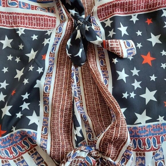 Avec Les Filles Tie-Back Stars & Stripes Cold Shoulder Blouse Size Medium - Picture 6 of 7